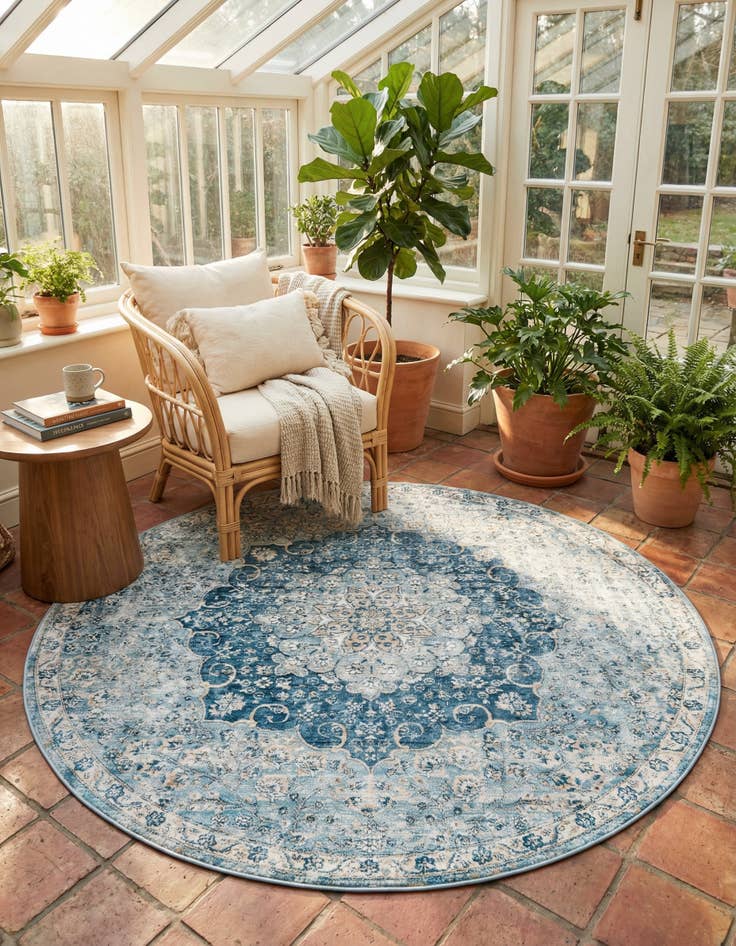 Detail image of 7' x 7' Newport Round Rug