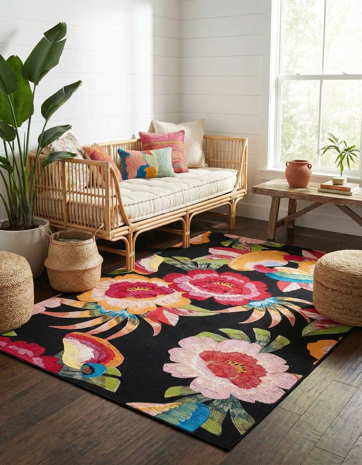 Detail image of  7' x 10'  Washable Botanical Indoor / Outdoor Rug