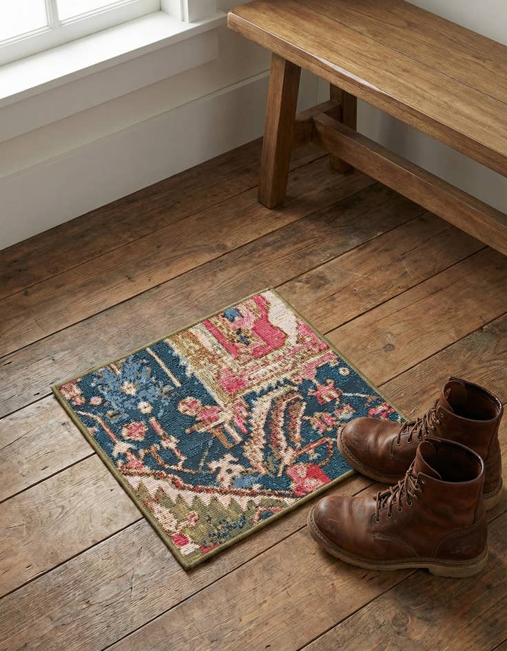 Detail image of 1' 4 x 1' 4 Washable Traditional Indoor / Outdoor Sample Rug