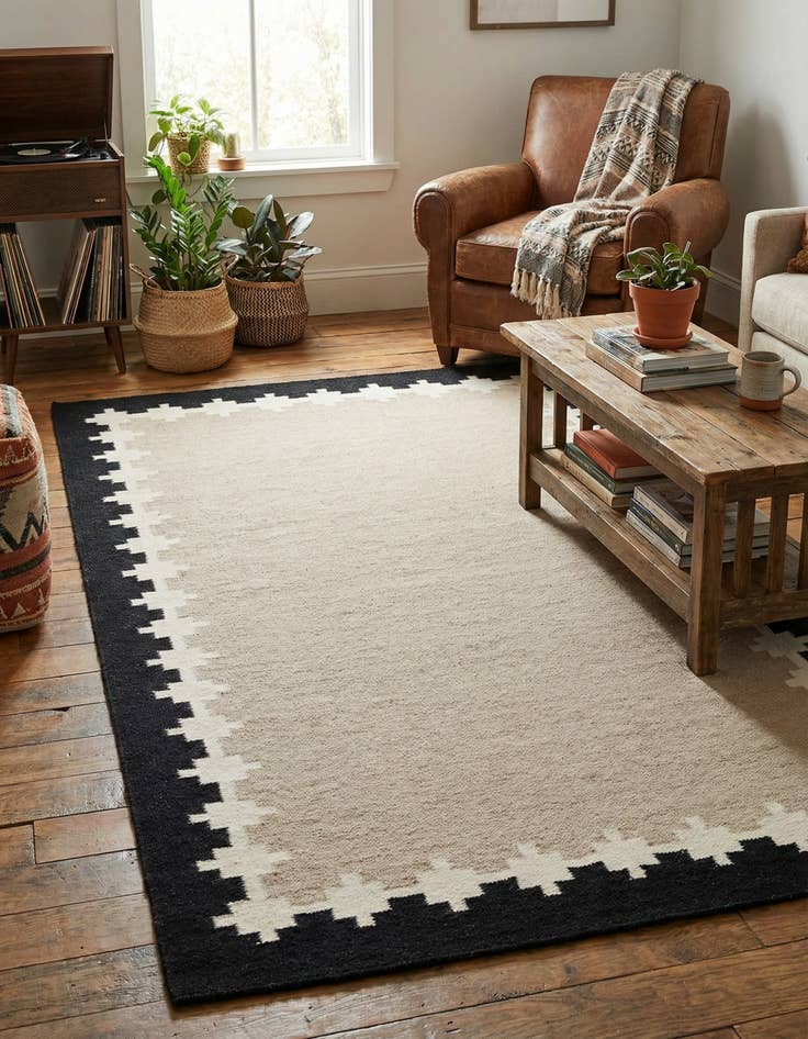 Detail image of 5' 1 x 8'  Hand Woven Kilim Wool Rug