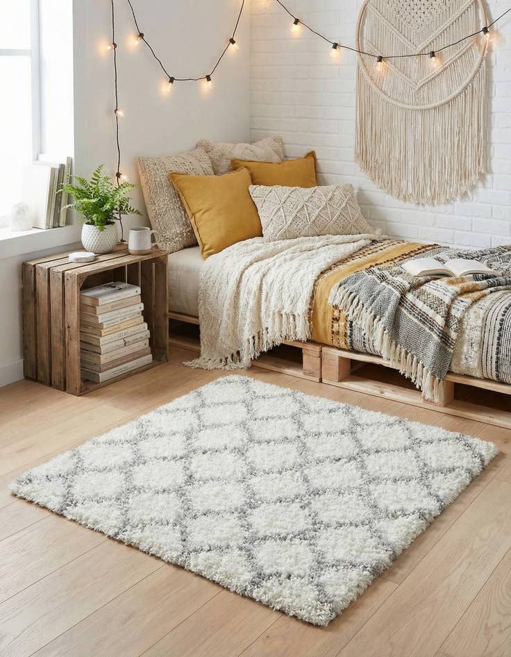 Detail image of 3' 3 x 3' 3 Trellis Shag Square Rug