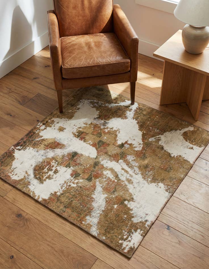 Detail image of 3' 2 x 3' 5 Hand Knotted Ultra Vintage Persian Wool Square Rug