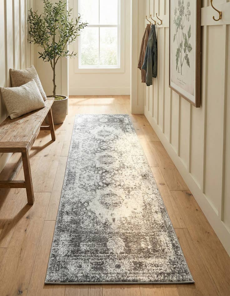 Detail image of 2' 7 x 10' Veneto Runner Rug