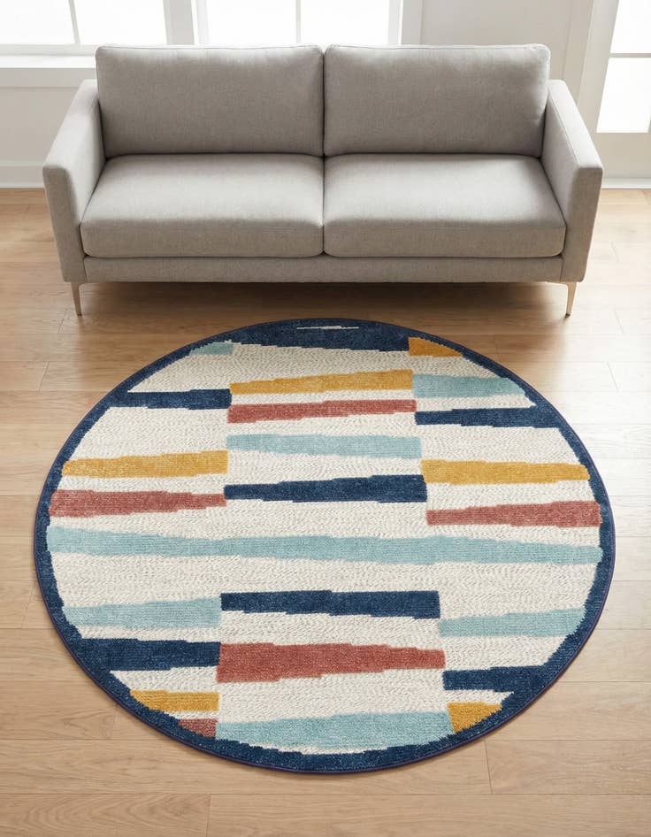 Detail image of 5' 3 x 5' 3  Washable Belize Indoor / Outdoor Round Rug