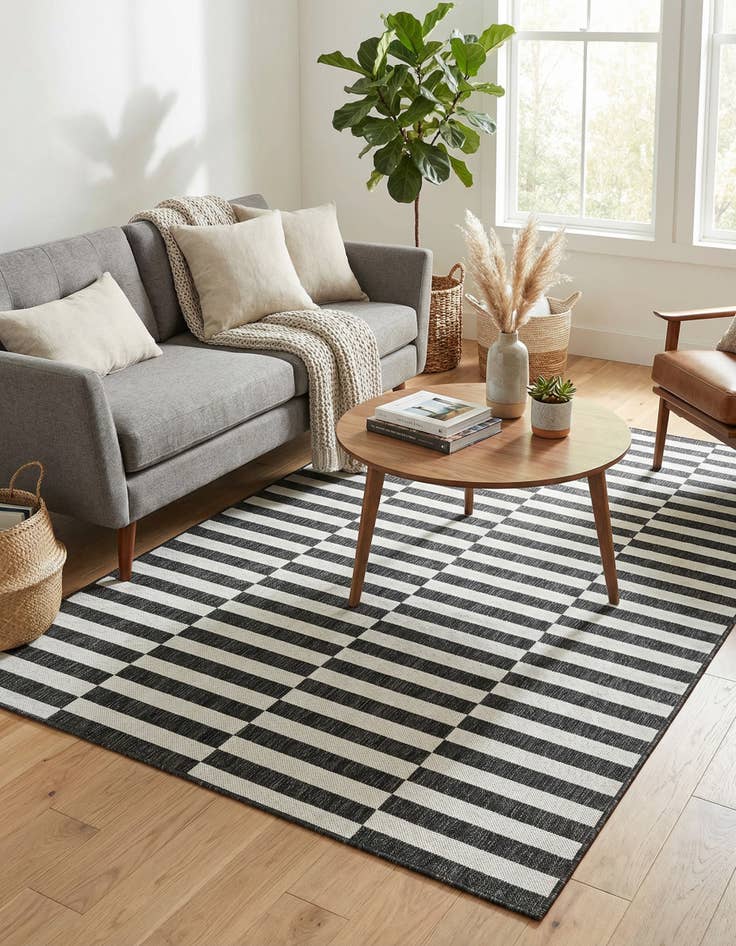 Detail image of 5' 3 x 8' Washable Ribbon Indoor / Outdoor Rug