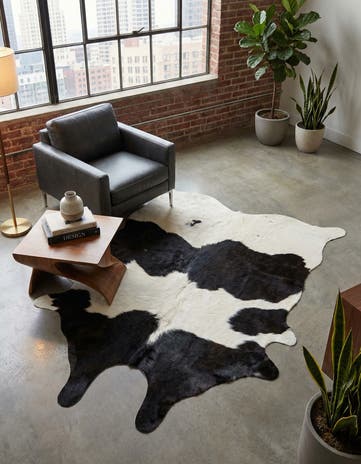 4' 11 x 5' 8 Cowhide Leather Rug