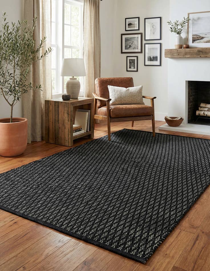 Detail image of 4' 1 x 6' 1 Hand Woven Lattice Wool Rug