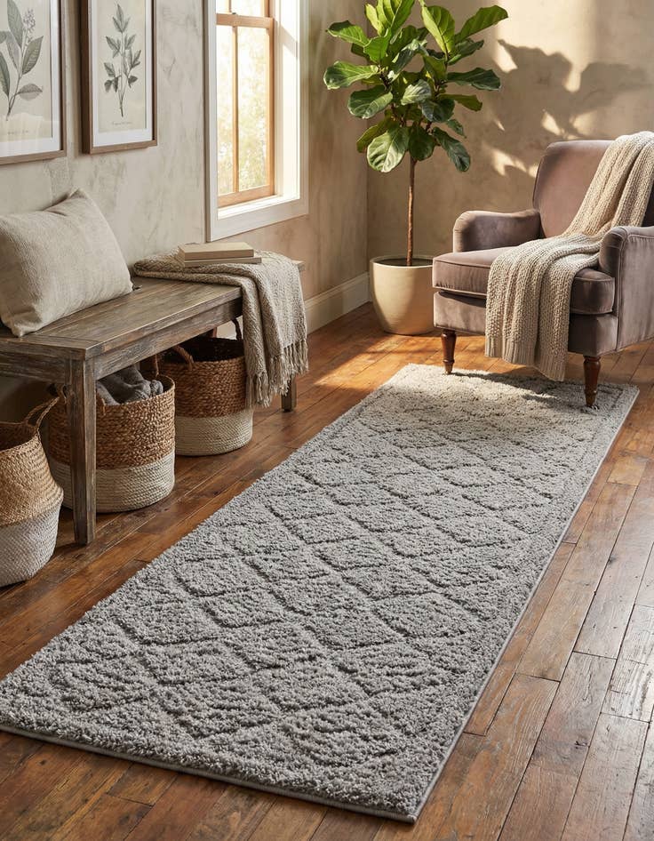 Detail image of 2' x 6' 7 Lattice Shag Runner Rug