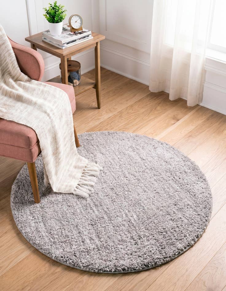 Detail image of 3' 3 x 3' 3 Jill Zarin Shaggy Chic Round Rug