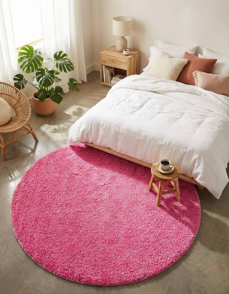 Detail image of 7' x 7' Solid Shag Round Rug