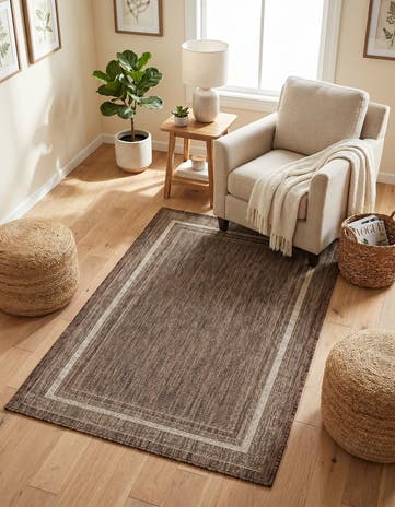 3' 1 x 5' 3 Easy-Clean Border Indoor / Outdoor Rug