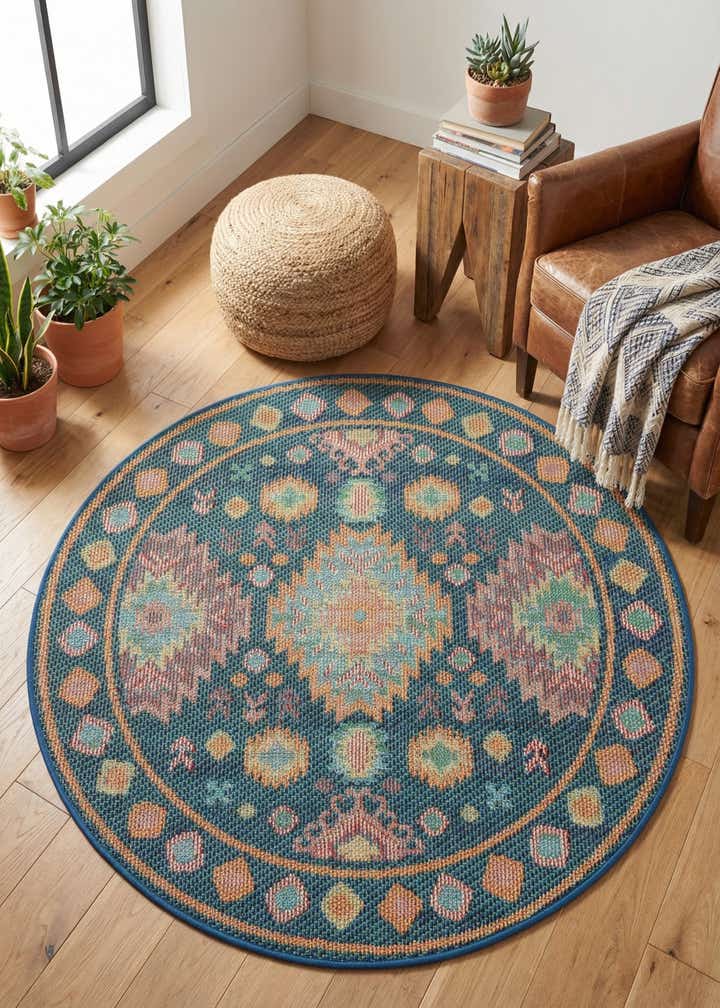 4' 1 x 4' 1 Easy-Clean Baja Indoor / Outdoor Round Rug