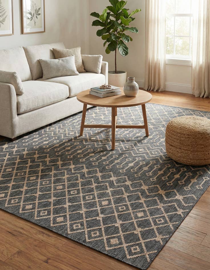 Detail image of 9' x 12'  Washable Trellis Indoor / Outdoor Rug