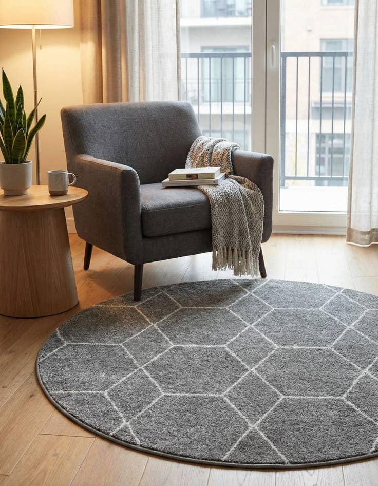 Detail image of 5' 3 x 5' 3 Lattice Frieze Round Rug