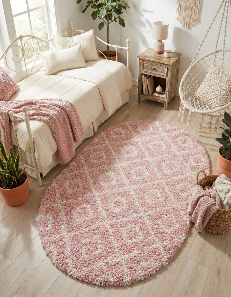 Detail image of 4' x 6' Trellis Shag Oval Rug