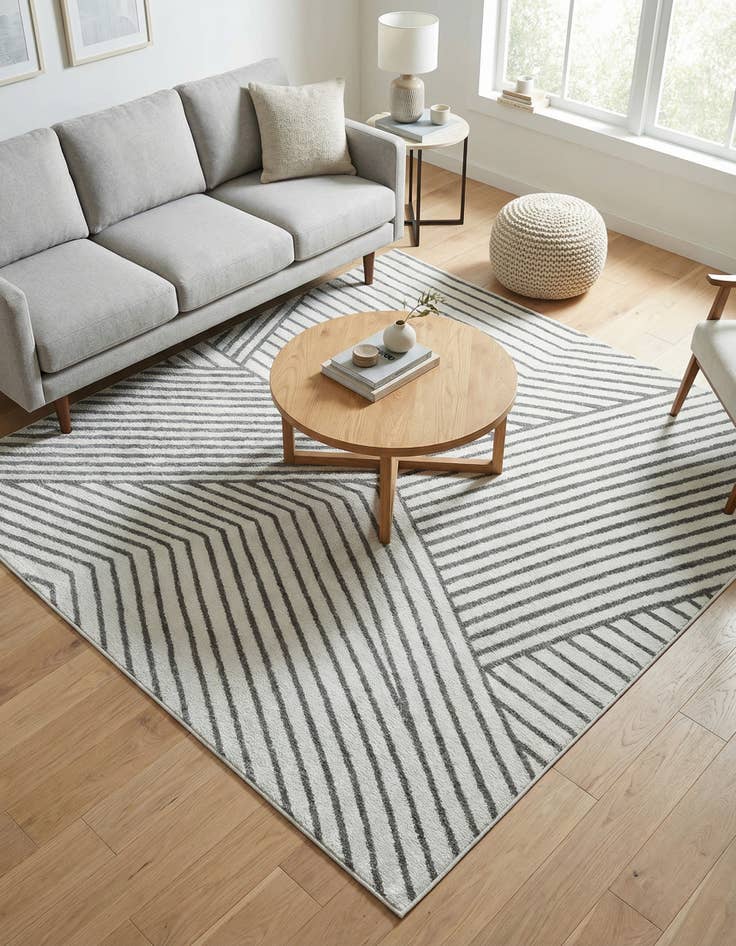 Detail image of 7' 10 x 7' 10 Oslo Square Rug