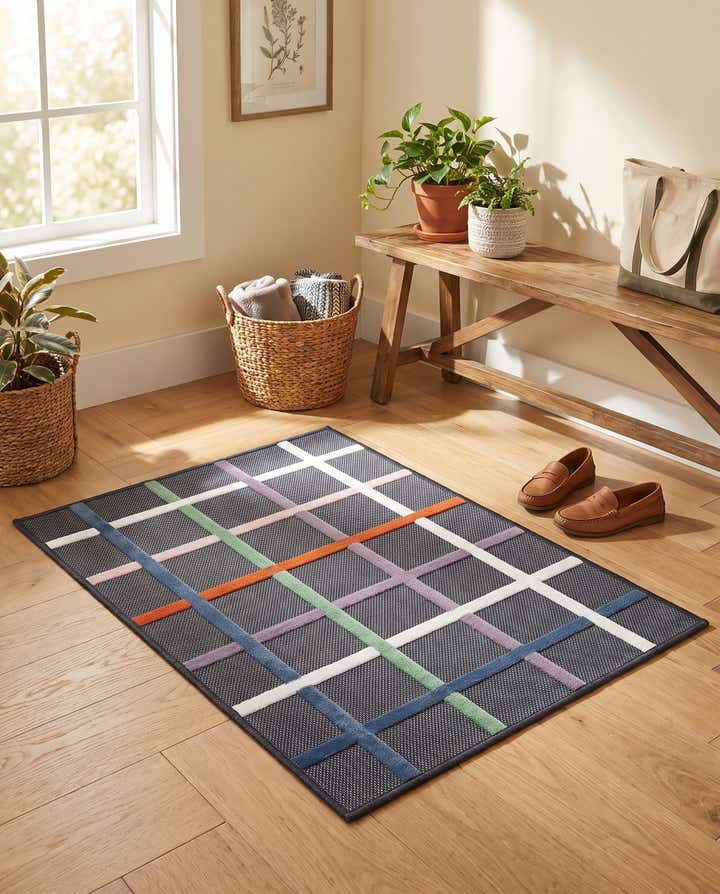 2' 2 x 3' Easy-Clean Checkered Indoor / Outdoor Rug