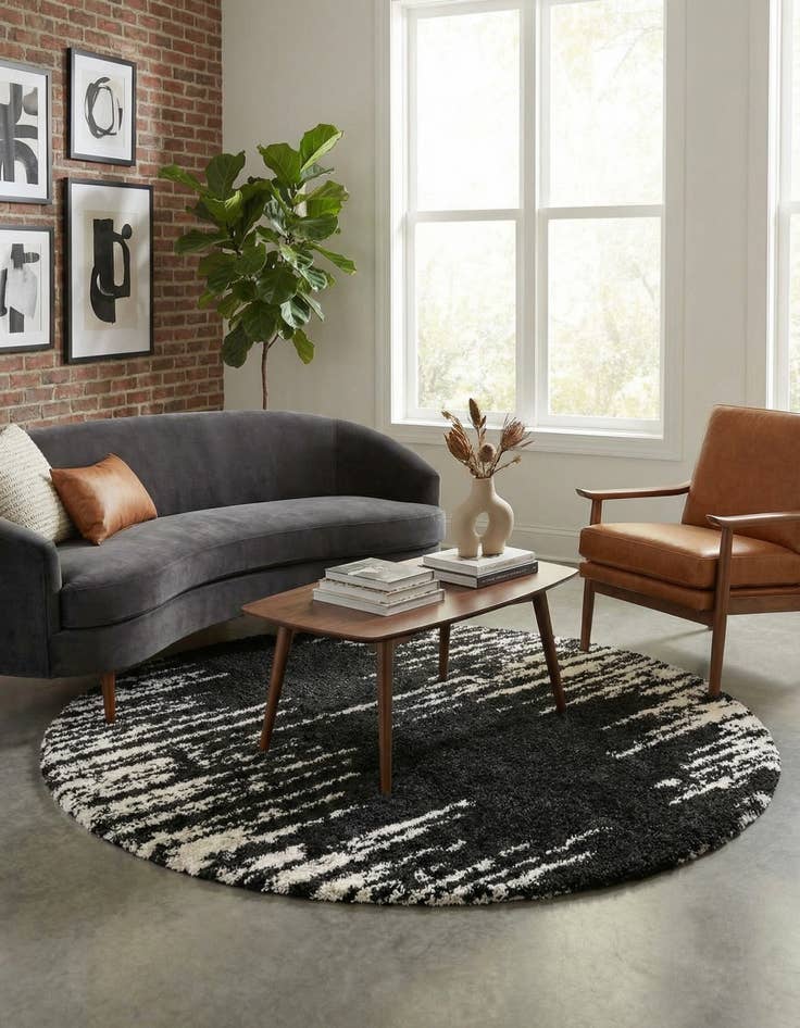 Detail image of 7' x 7' Serenity Shag Round Rug