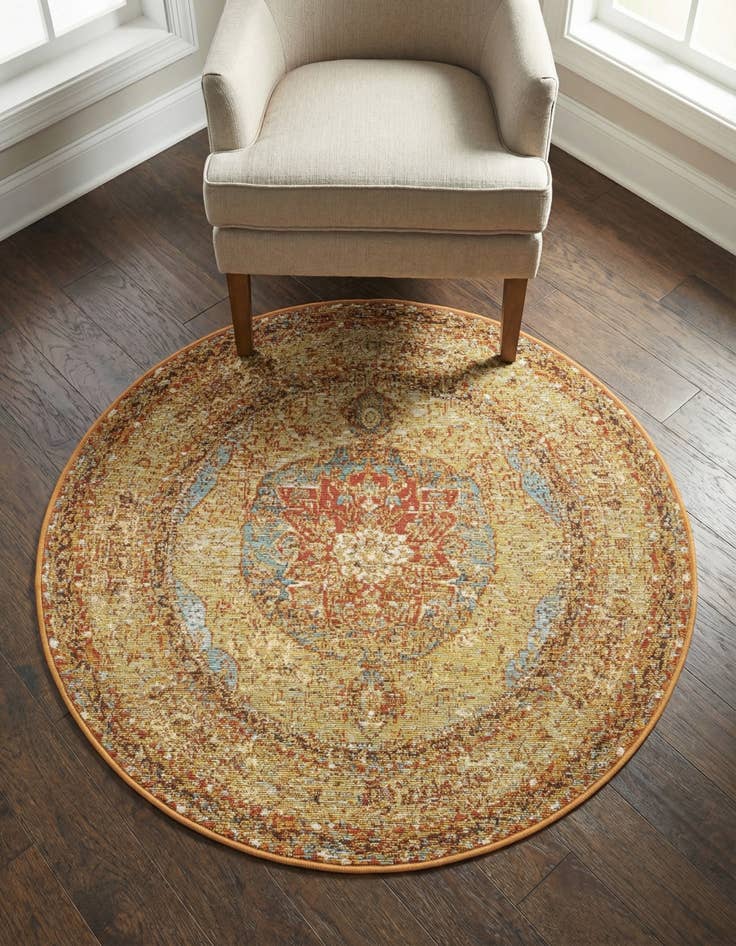 Detail image of 3' 3 x 3' 3 Washable Traditional Indoor / Outdoor Round Rug