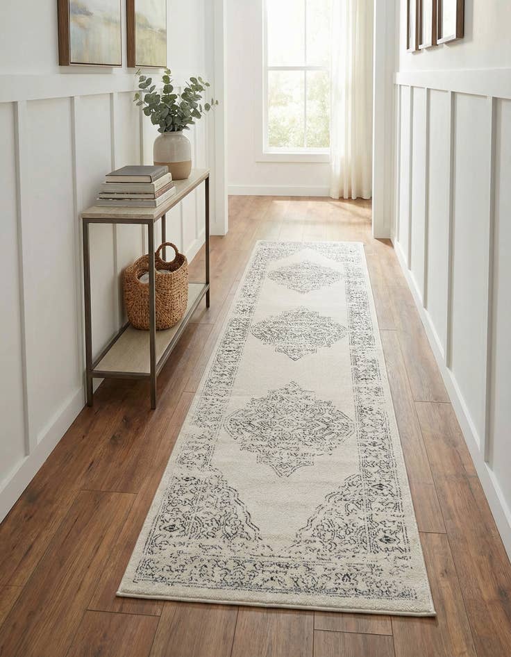 Detail image of 2' 7 x 10' Isabella Runner Rug