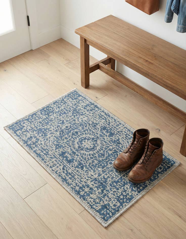 Detail image of 2' x 3' Easy-Clean Traditional Indoor / Outdoor Rug