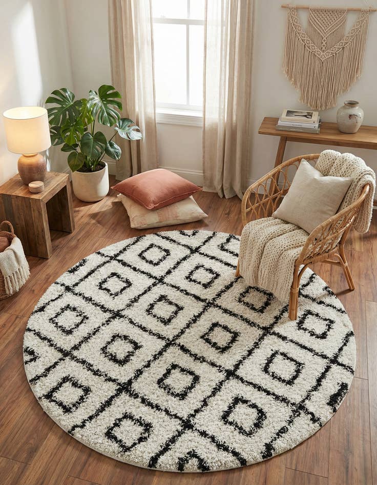 Detail image of 6' x 6' Trellis Shag Round Rug