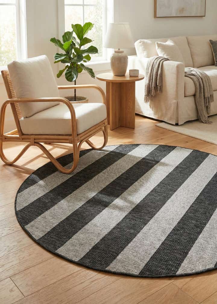 6' x 6' Easy-Clean Ribbon Indoor / Outdoor Round Rug