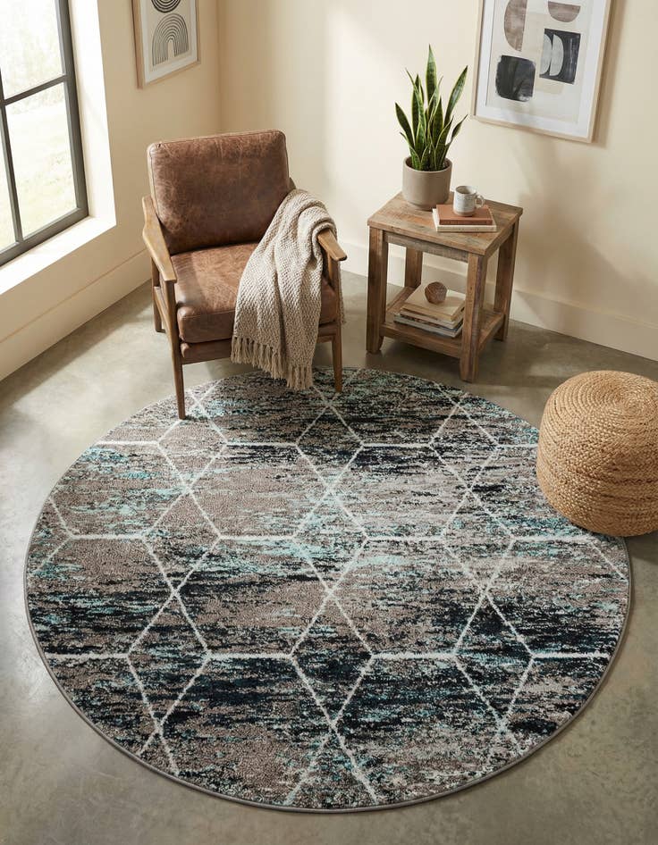 Detail image of 5' 3 x 5' 3 Lattice Frieze Round Rug