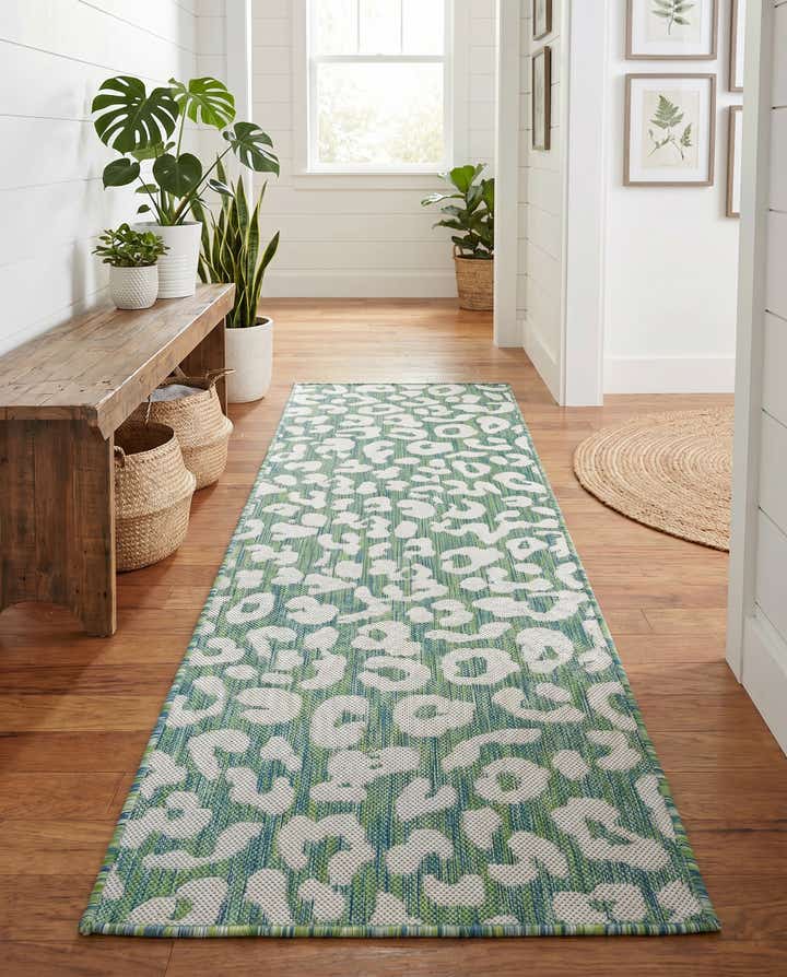 2' x 6' Easy-Clean Safari Indoor / Outdoor Runner Rug