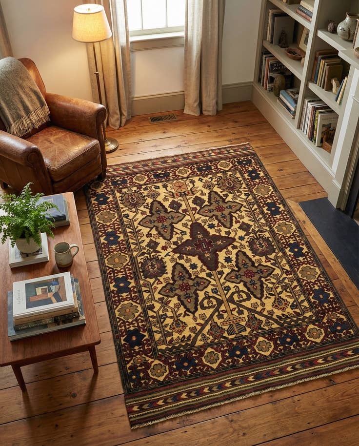 Detail image of 4' 2 x 6' 4 Hand Knotted Sumak Wool Rug