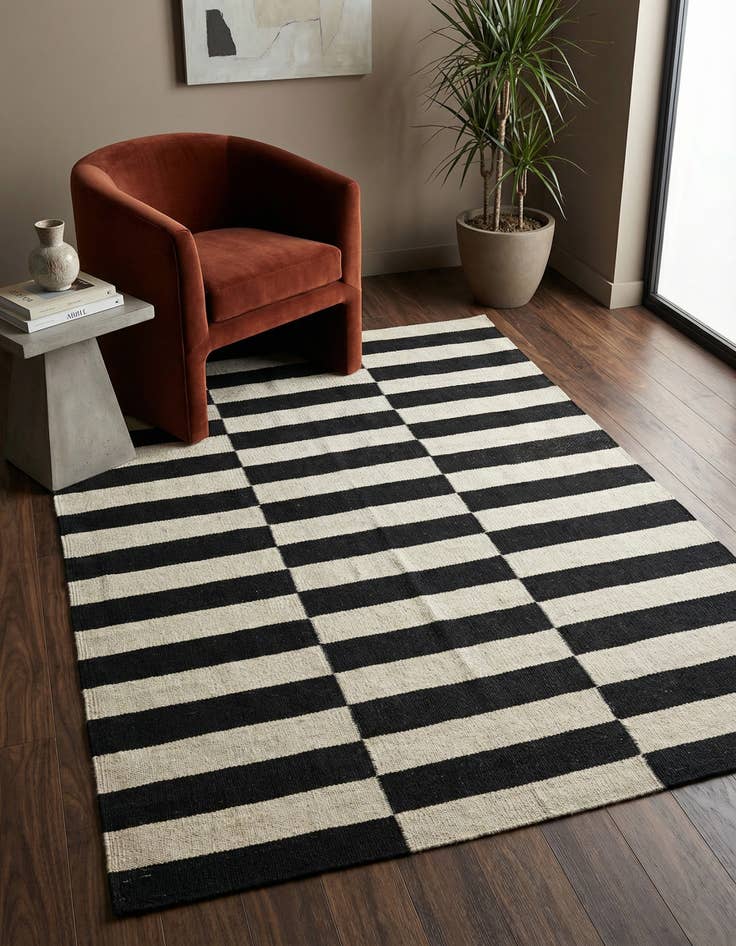 Detail image of 3' 4 x 4' 10 Hand Woven Kilim Modern Wool Rug