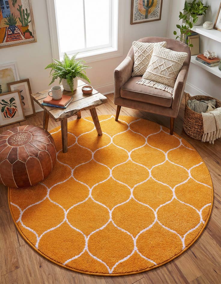Detail image of 4' x 4' Lattice Frieze Round Rug