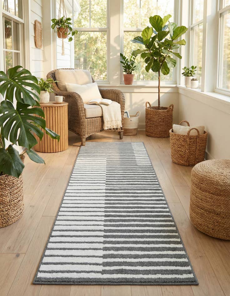 Detail image of 2' 7 x 10' Oslo Runner Rug