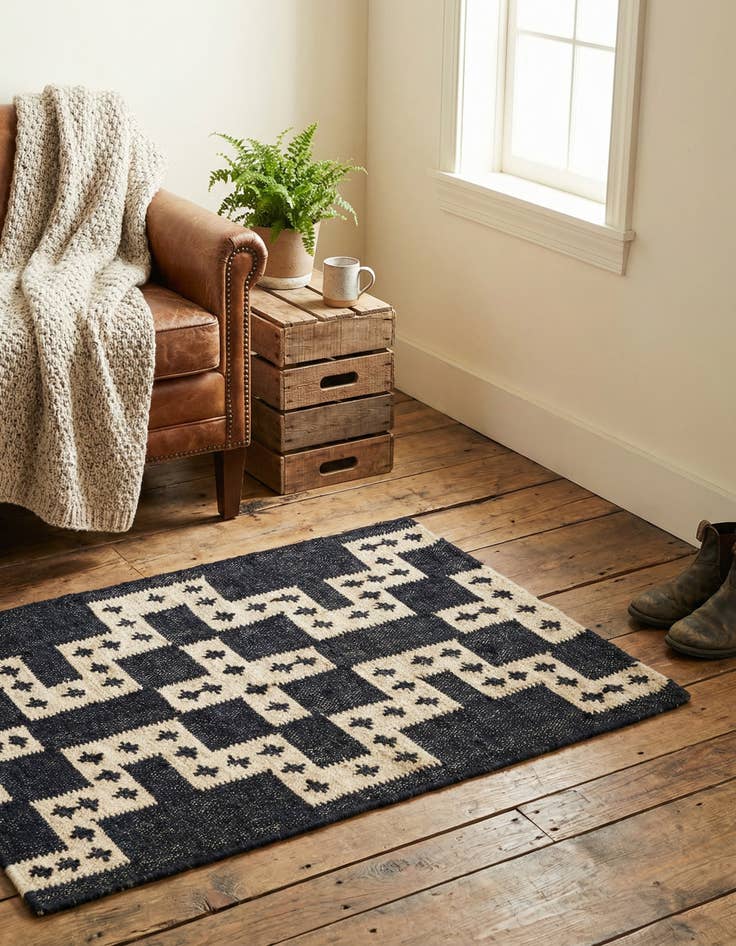 Detail image of  2' x 3' 1  Hand Woven Kilim Wool Rug