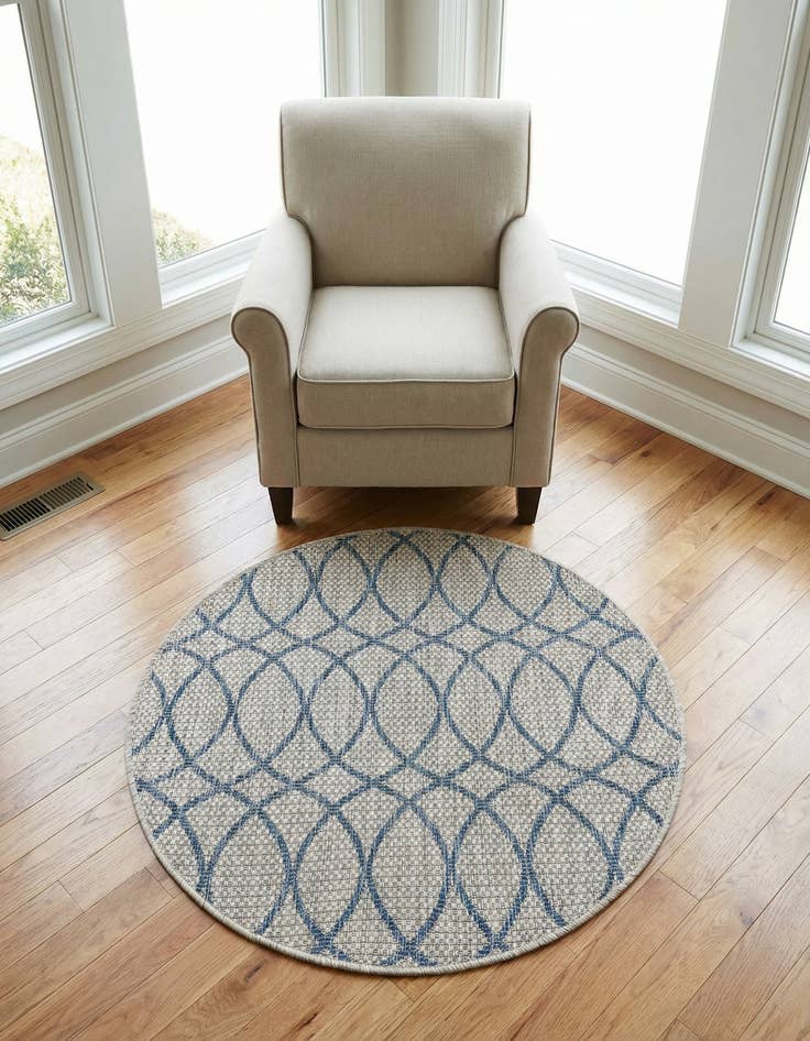 Detail image of 3' x 3' Easy-Clean Trellis Indoor / Outdoor Round Rug