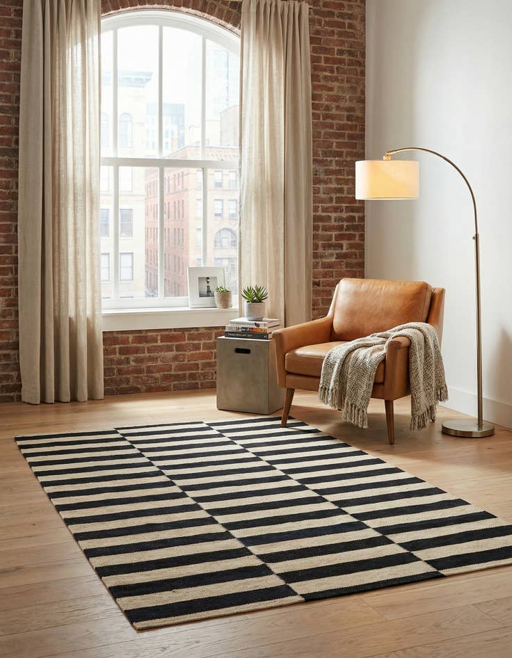 Detail image of 3' 5 x 4' 9 Hand Woven Kilim Modern Wool Rug