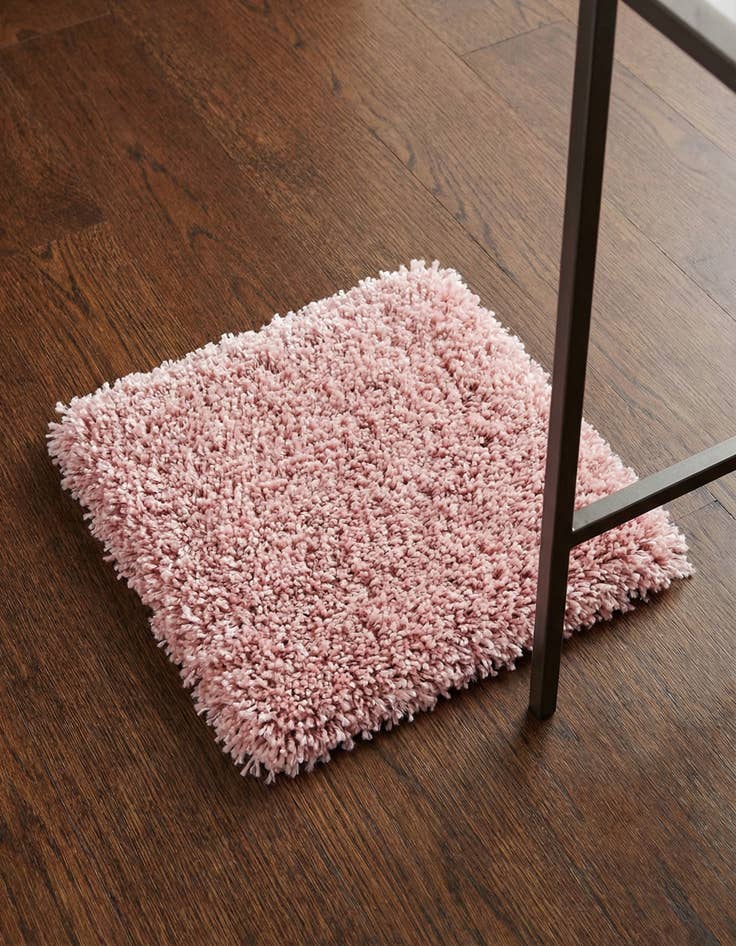 Detail image of 1' 4 x 1' 4 Jill Zarin Shaggy Chic Sample Rug