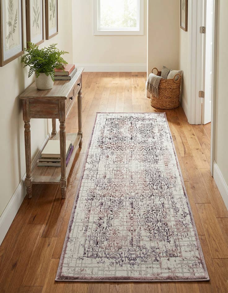 Detail image of 2' 7 x 6' Derbyshire Runner Rug