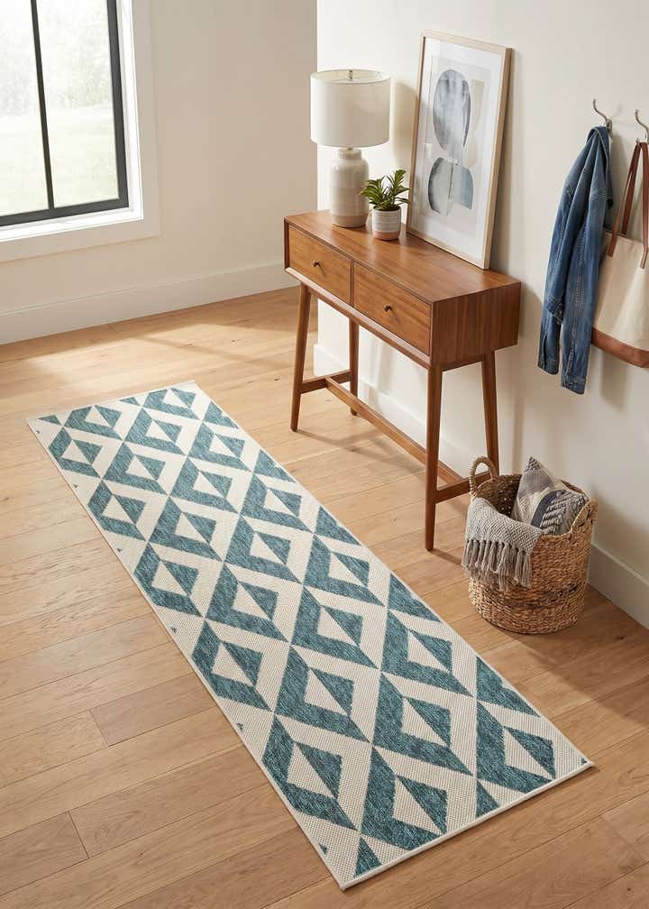 2' x 6' Easy-Clean Jill Zarin Napa Indoor / Outdoor Runner Rug