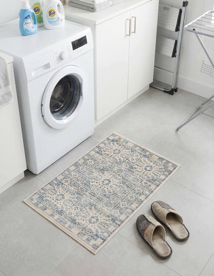 Detail image of 2' 2 x 3' Restoration Rug