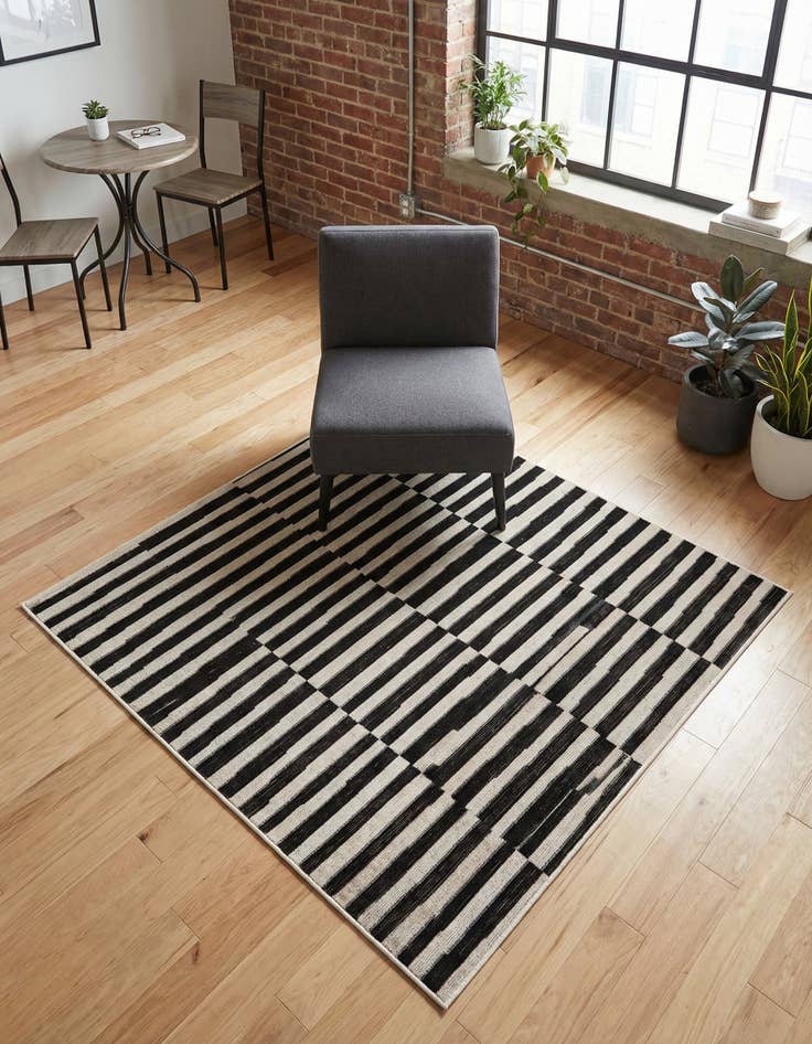 Detail image of 4' x 4' Tribeca Square Rug
