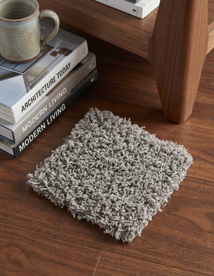 Detail image of 1' x 1' Solid Shag Sample Rug