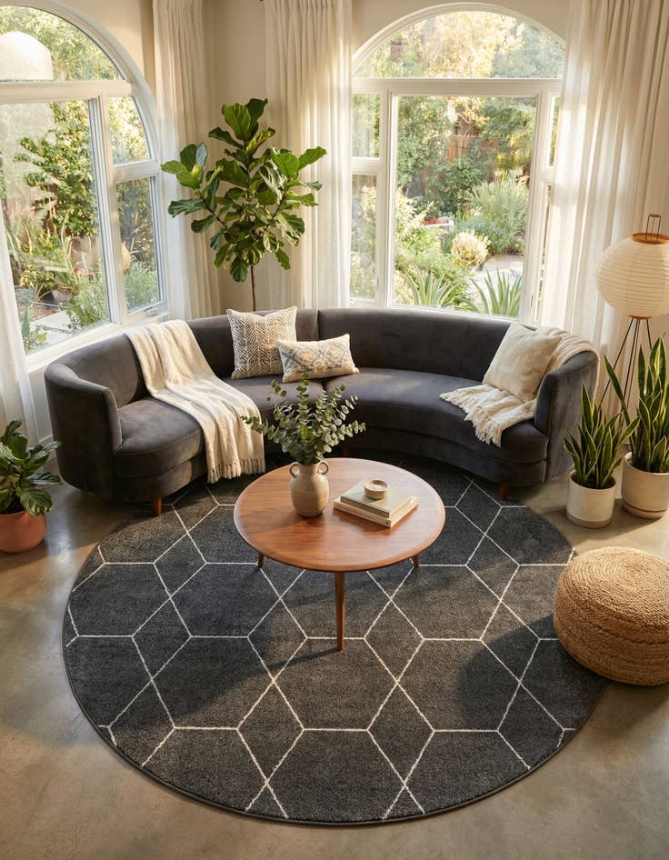 Detail image of 7' 10 x 7' 10 Lattice Frieze Round Rug