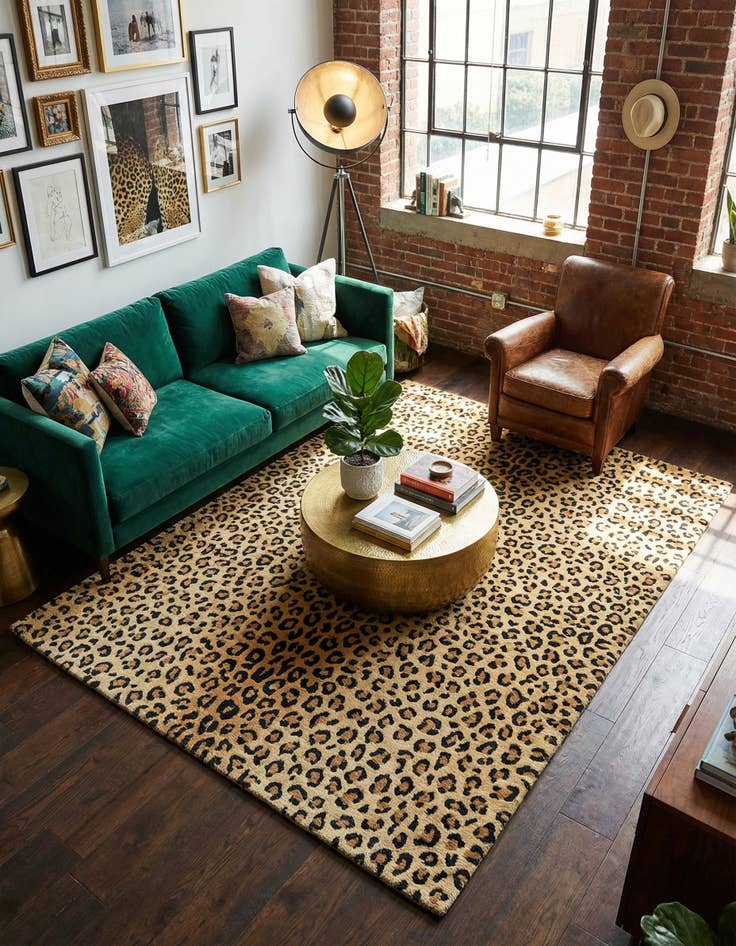 Detail image of 5' 1 x 8' Hand Tufted Safari Wool Rug