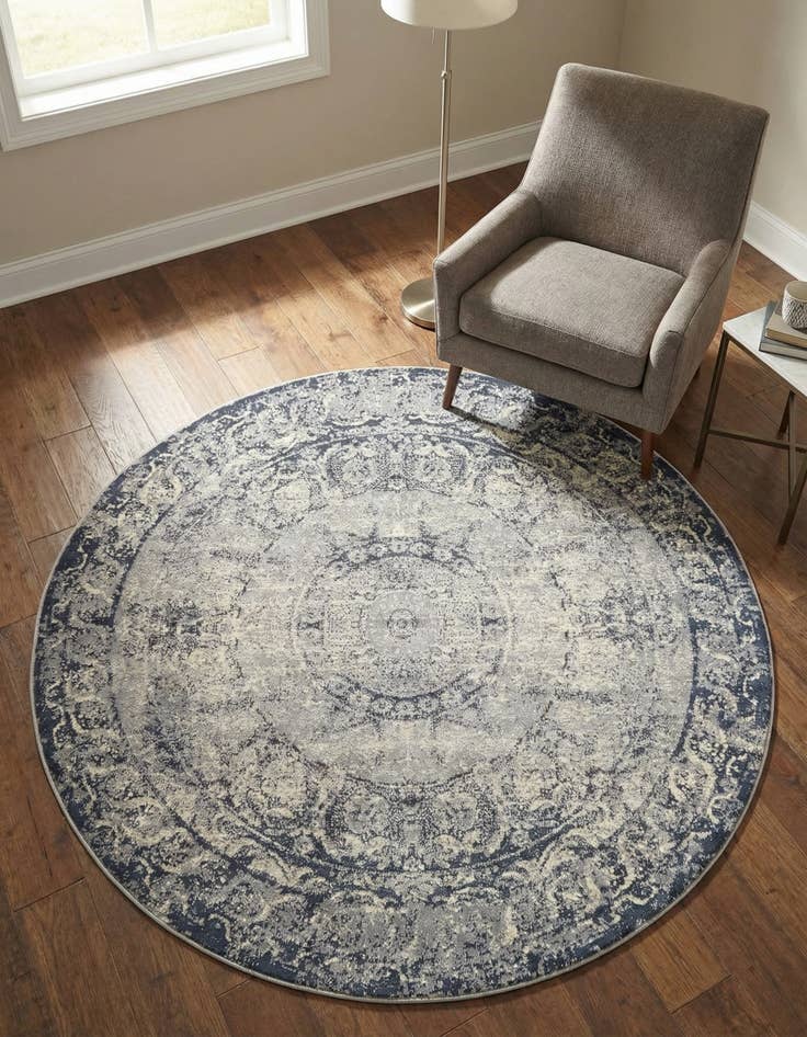 Detail image of 4' x 4' Villa Round Rug