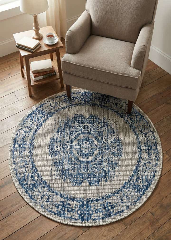 4' x 4' Easy-Clean Traditional Indoor / Outdoor Round Rug