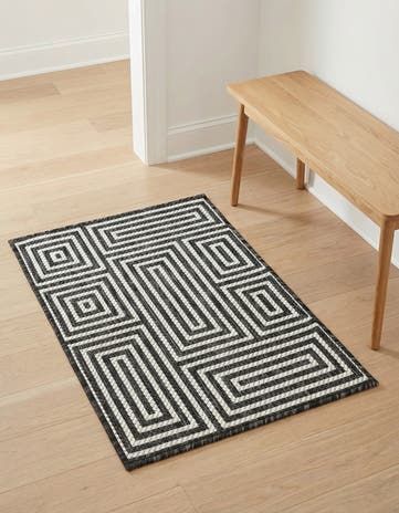 2' x 3' Easy-Clean Modern Indoor / Outdoor Rug