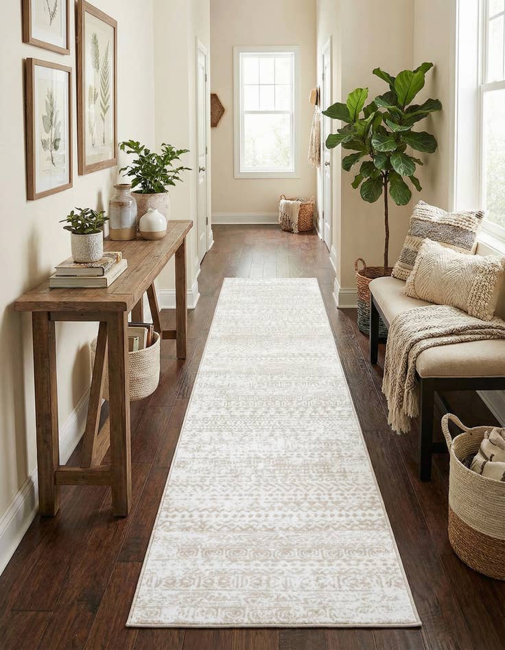 Detail image of 2' 6 x 13' Hermitage Runner Rug