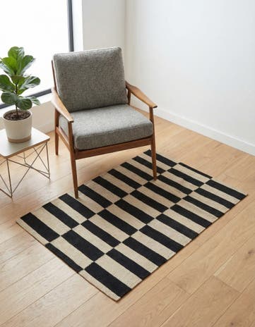 2' 8 x 3' 9 Hand Woven Kilim Modern Wool Rug