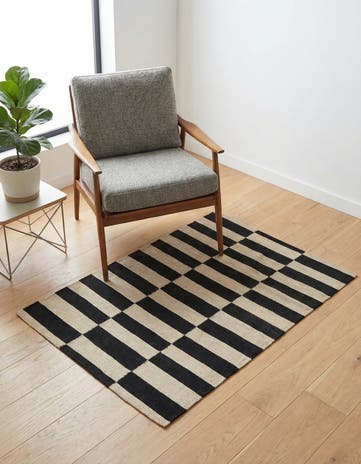 2' 8 x 3' 9 Hand Woven Kilim Modern Wool Rug